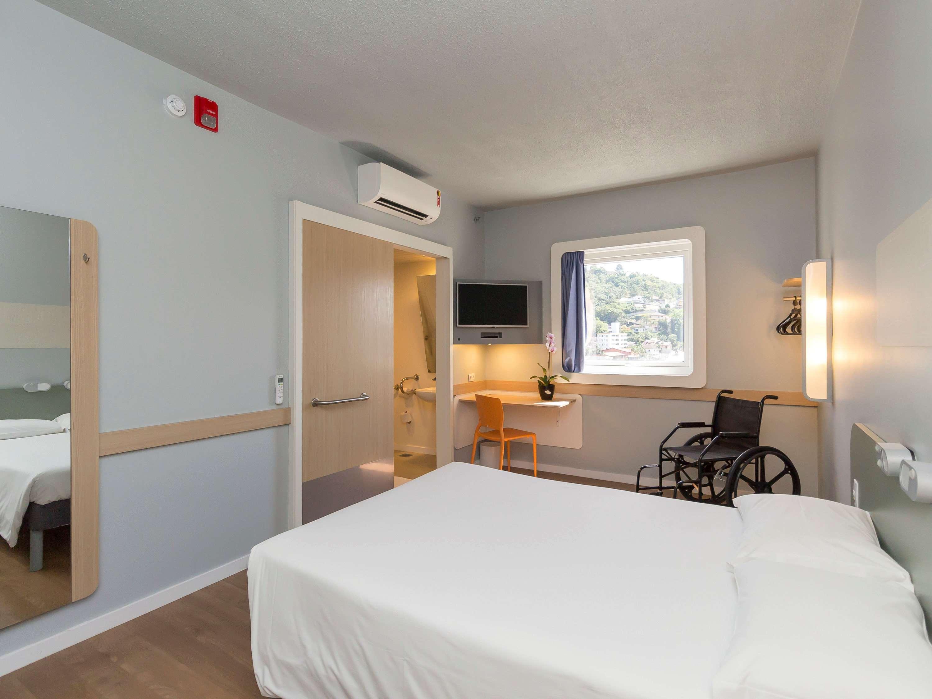 ibis budget Blumenau Bagian luar foto